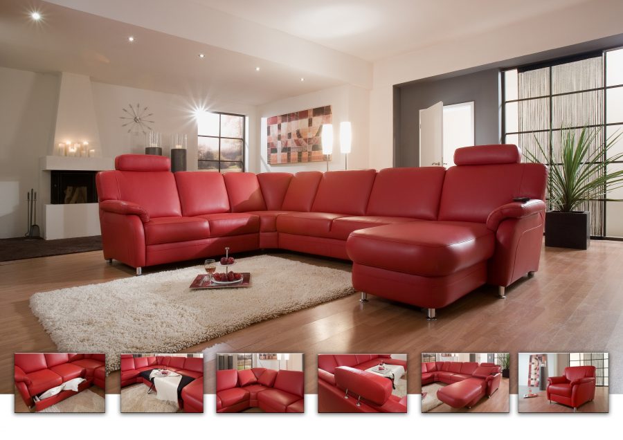 Rote Ledercouch in U-Form mit den Stellmaßen 240 x 330 x 165 cm